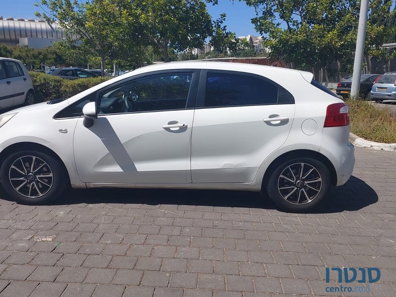 2013' Kia Rio photo #2