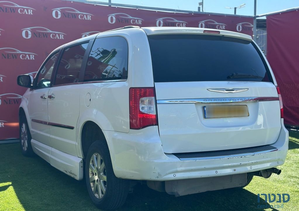 2014' Chrysler Grand Voyager קרייזלר גראנד וויאג'ר photo #2