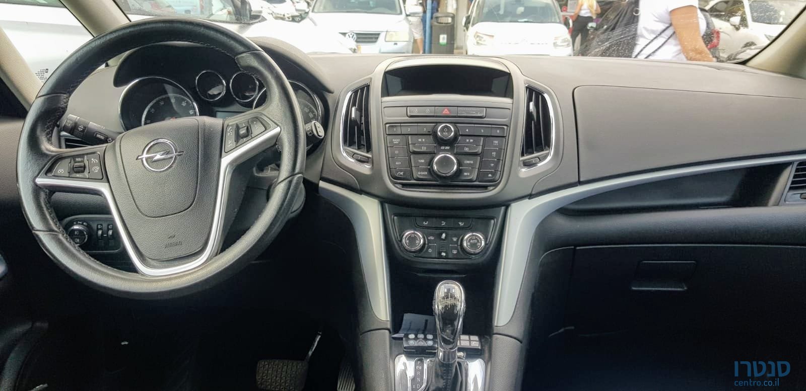 2013' Opel Zafira photo #4