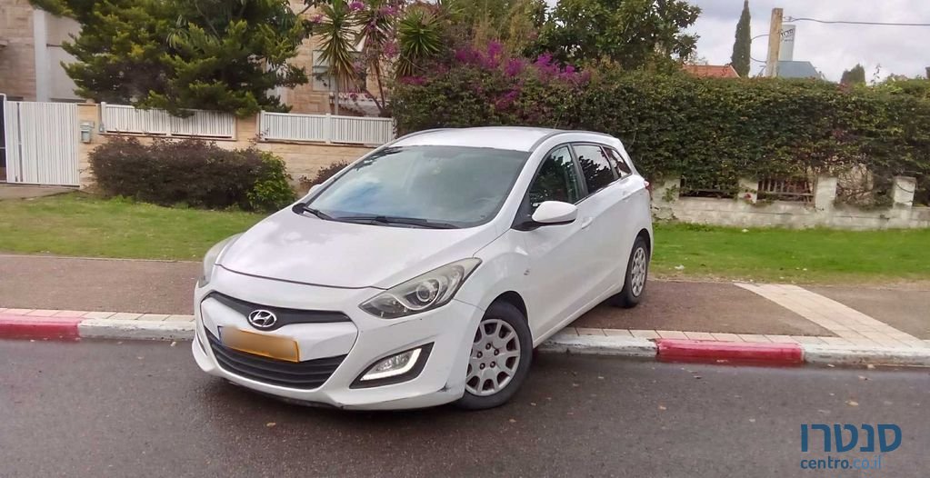 2013' Hyundai i30 יונדאי photo #1