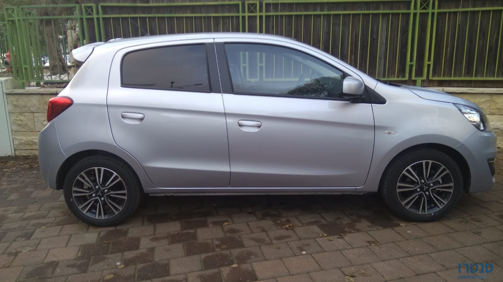 2019' Mitsubishi Space Star photo #4