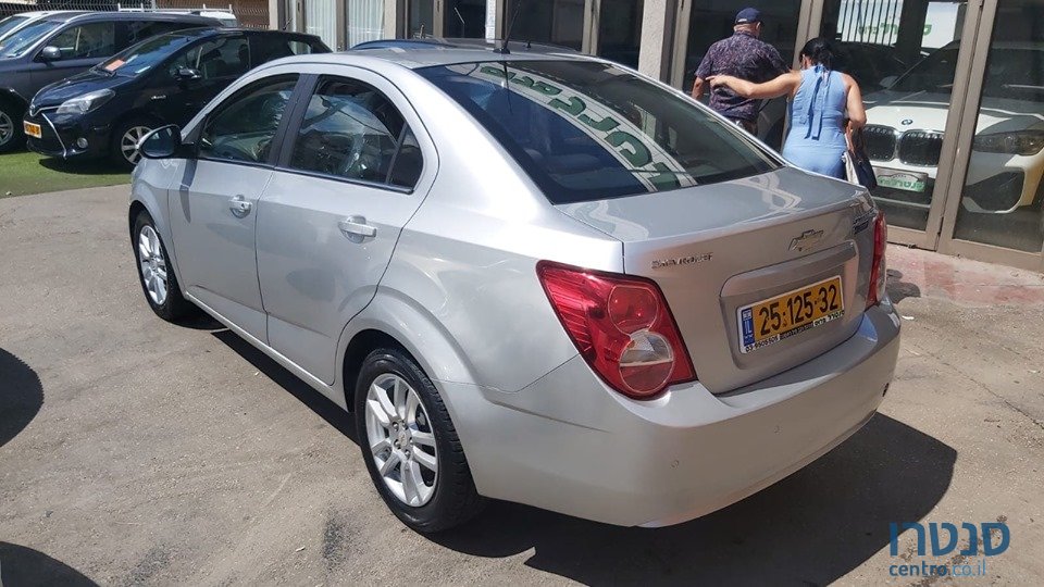 2014' Chevrolet Sonic photo #2