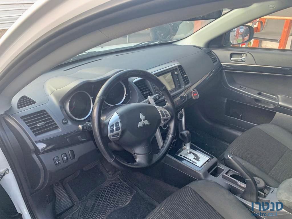 2016' Mitsubishi Lancer X Sportback photo #3