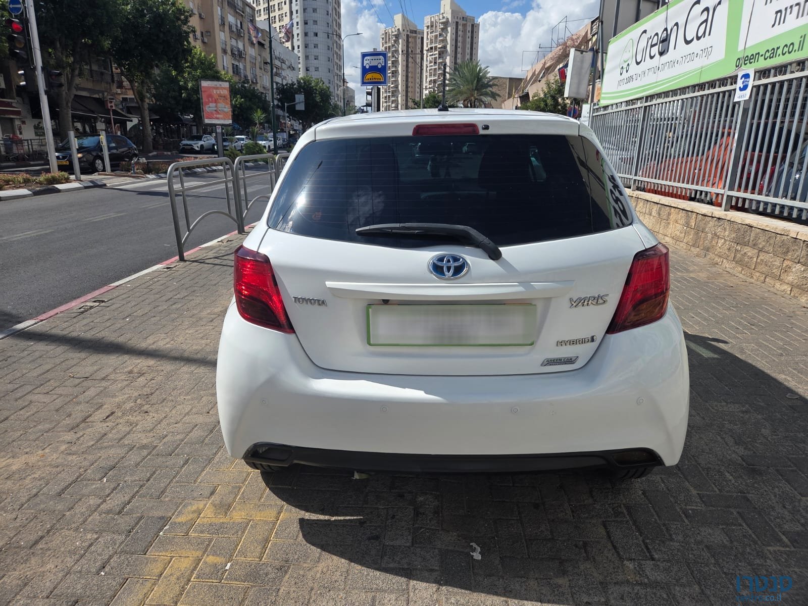 2017' Toyota Yaris photo #6