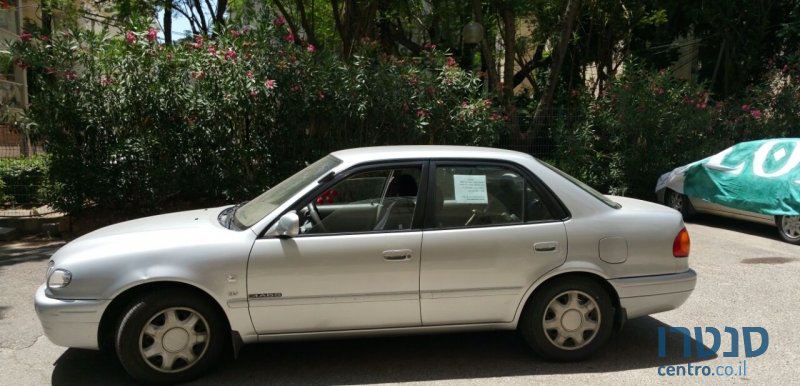 2001' Toyota Corolla photo #1