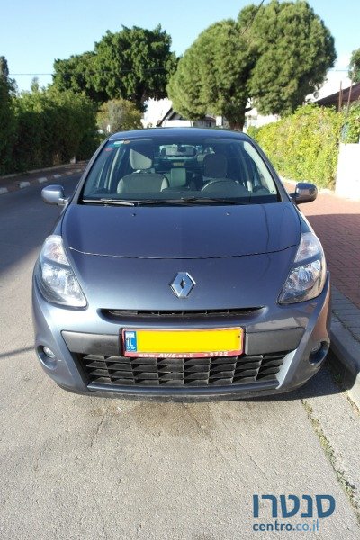 2011' Renault Clio photo #2