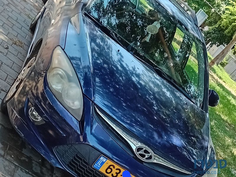 2011' Hyundai i30 יונדאי photo #3