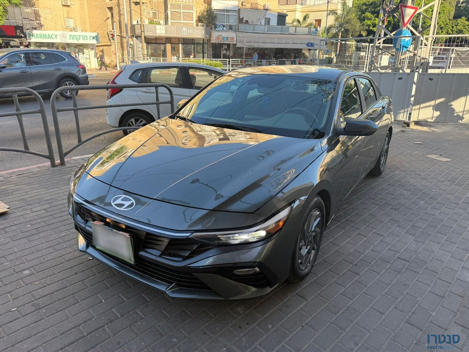 2024' Hyundai Elantra photo #1