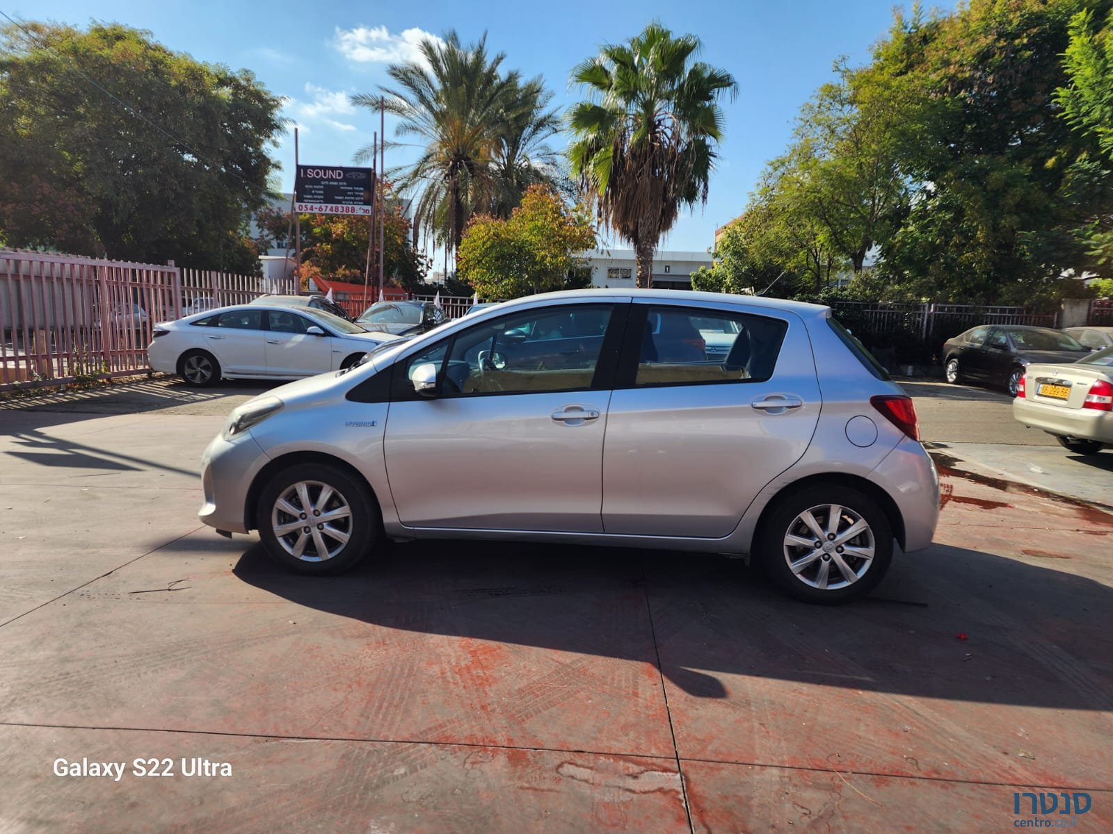 2017' Toyota Yaris photo #7