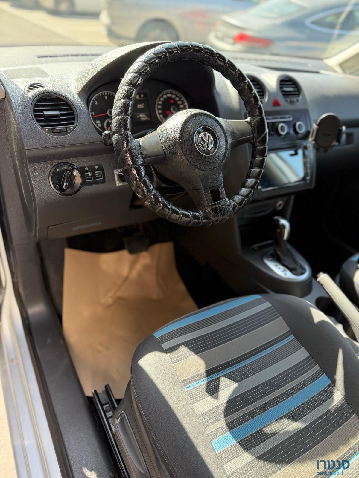 2014' Volkswagen Caddy photo #4