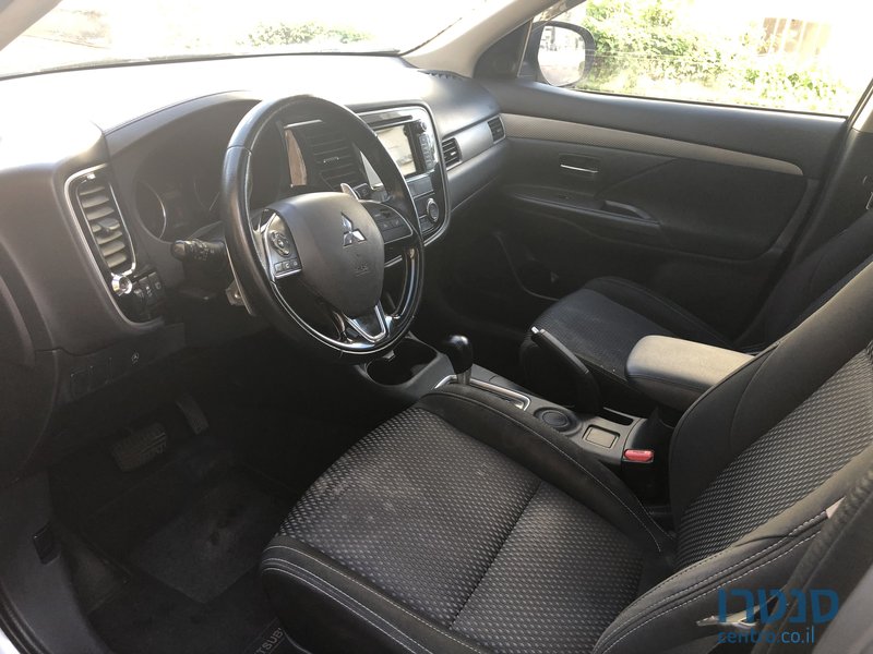 2016' Mitsubishi Outlander מיצובישי אאוטלנדר photo #2