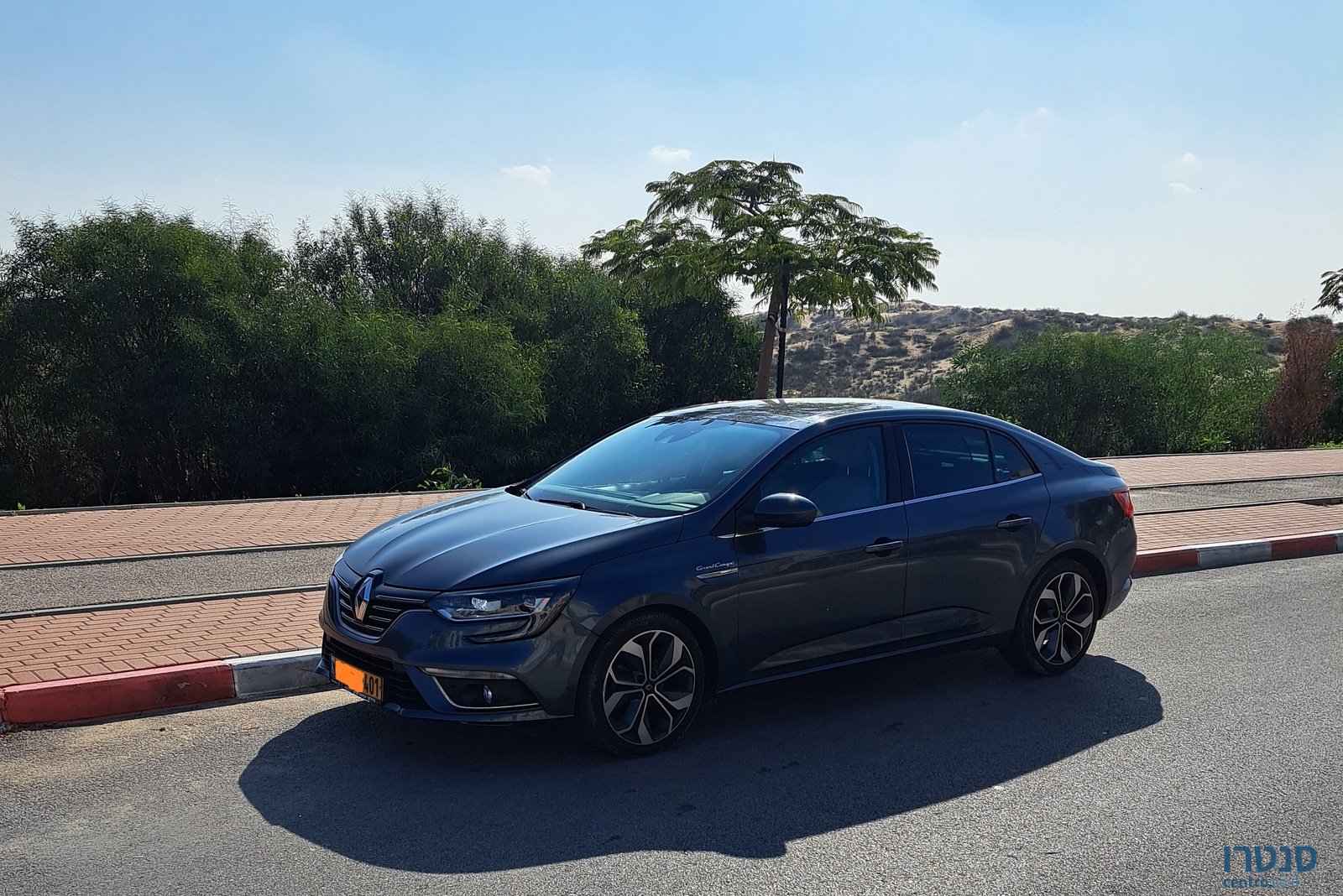2019' Renault Megane Grand Cupe ECUTIVE photo #1