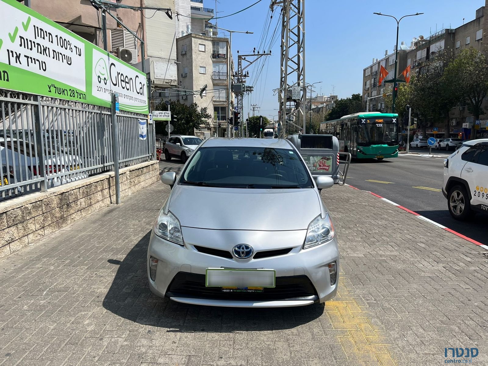 2014' Toyota Prius photo #3