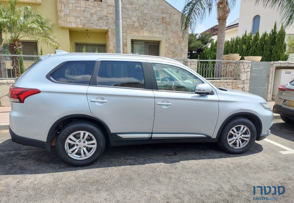2017' Mitsubishi Outlander מיצובישי אאוטלנדר photo #3