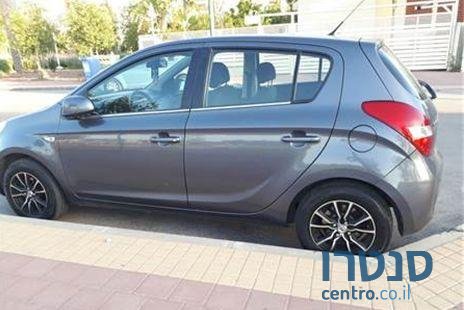 2012' Hyundai i20 photo #4