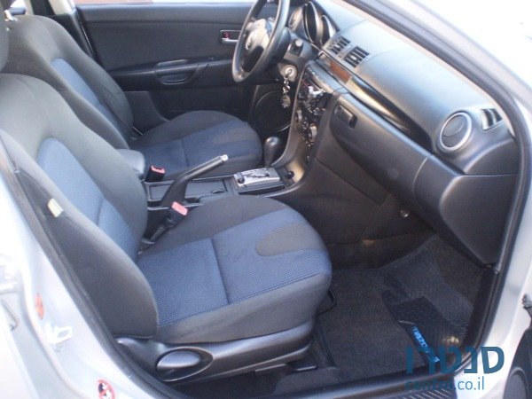 2005' Mazda 3 photo #2