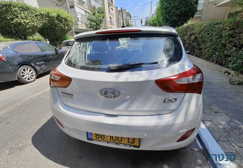 2012' Hyundai i30 יונדאי photo #6