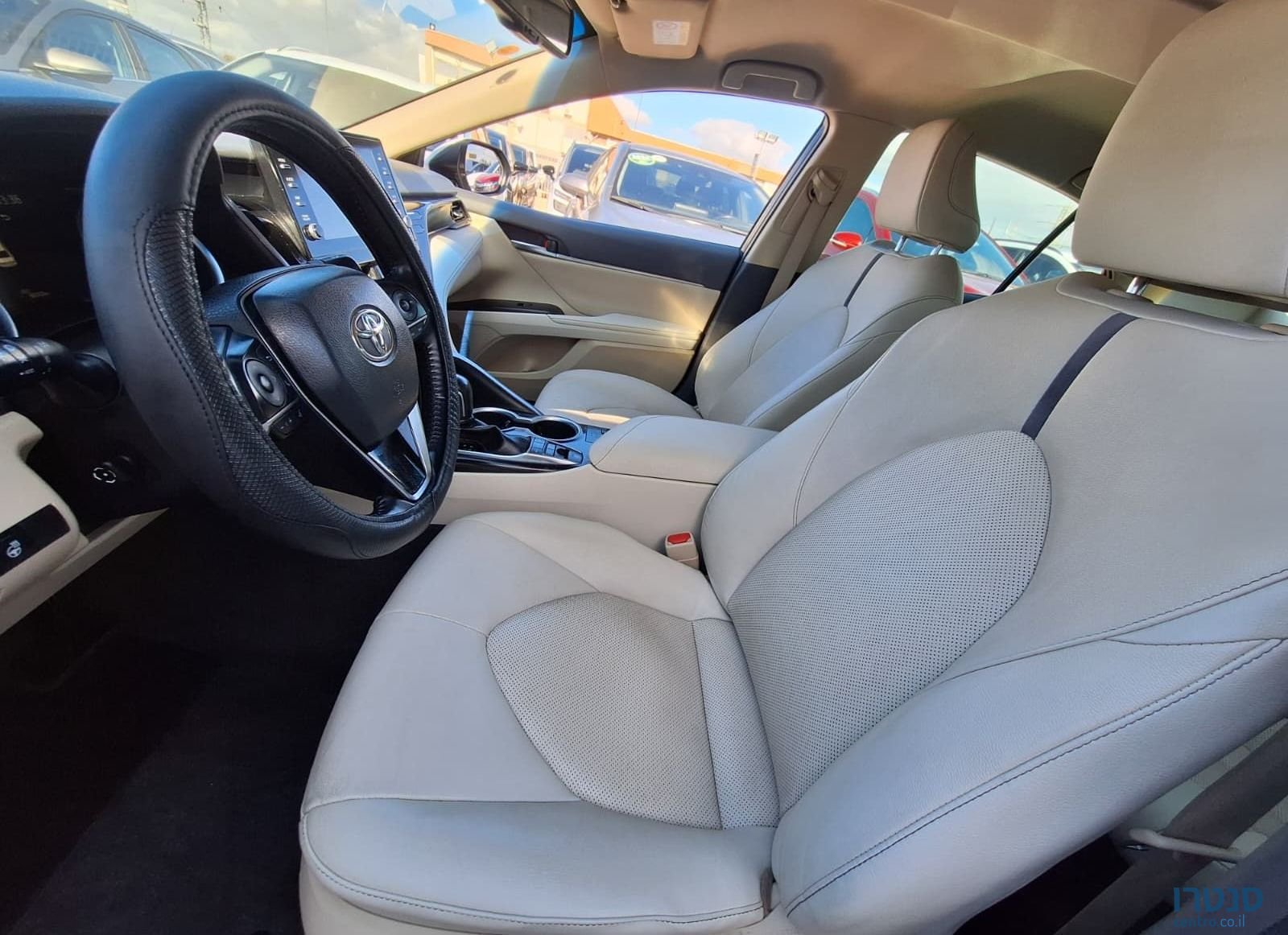 2022' Toyota Camry טויוטה קאמרי photo #2