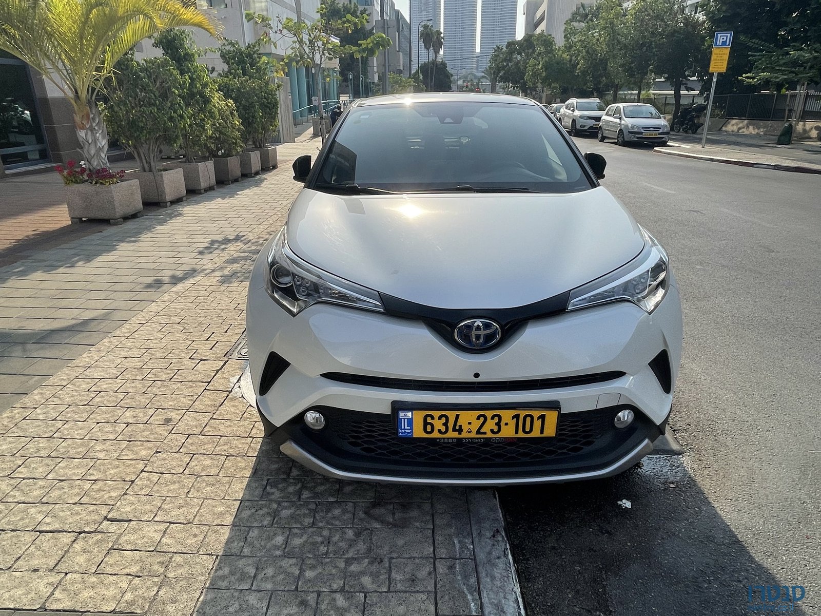 2019' Toyota C-Hr טויוטה photo #1