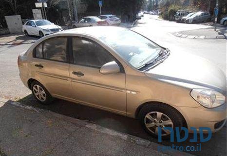 2010' Hyundai Accent photo #1