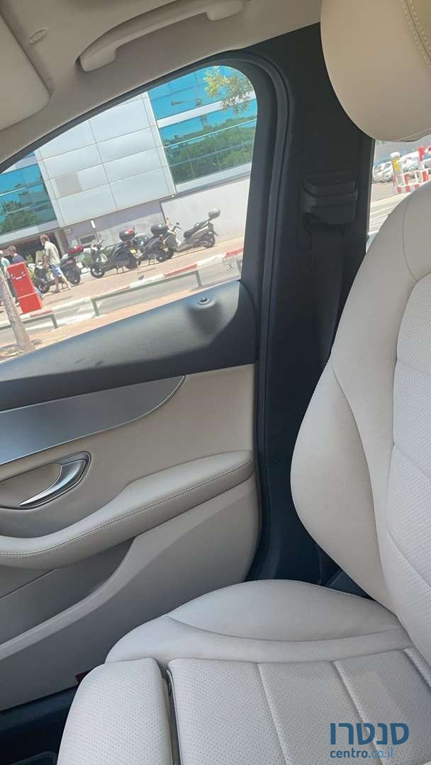 2020' Mercedes-Benz 300 מרצדס photo #4