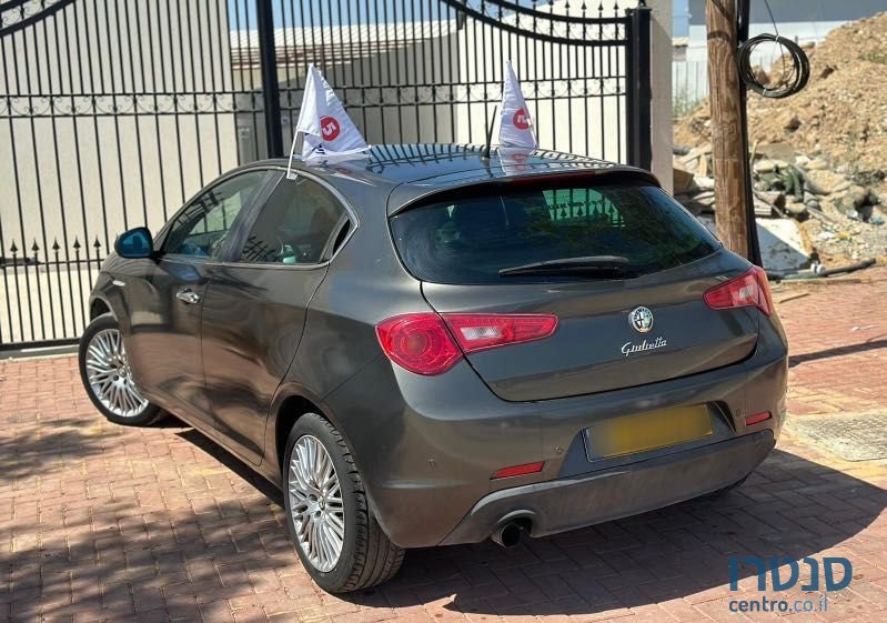 2011' Alfa Romeo Giulietta אלפא רומיאו ג'ולייטה photo #3