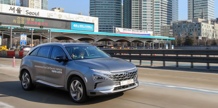 Hyundai takes fully autonomous fuel cell vehicles on 70 mph road trip