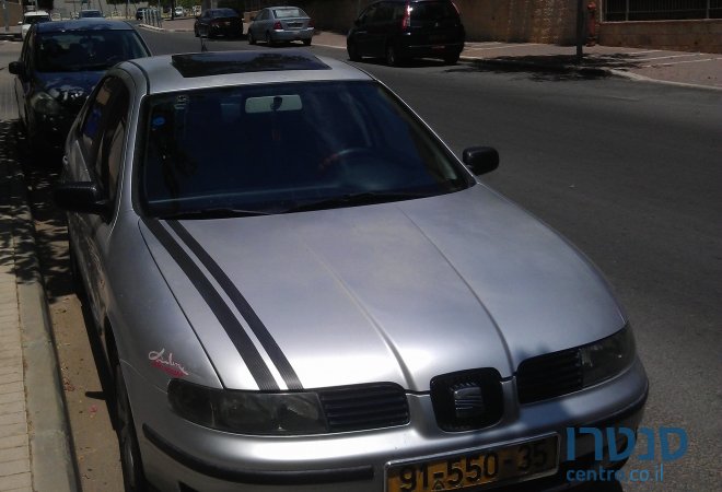 2002' SEAT Leon photo #1