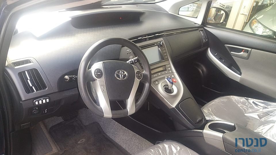 2015' Toyota Prius photo #3