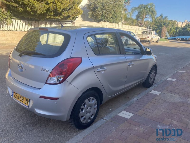 2014' Hyundai i20 יונדאי photo #4