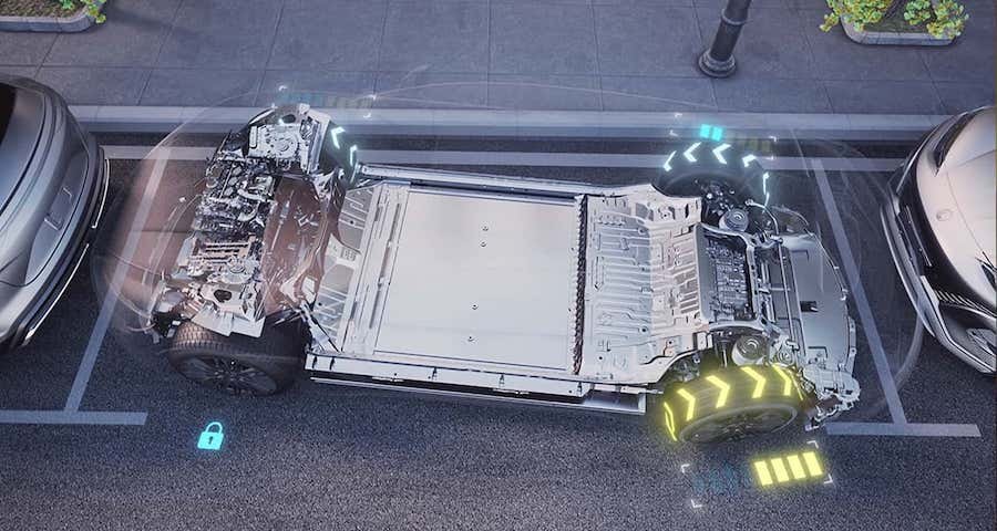 Denza Z9 GT Parallel Parking