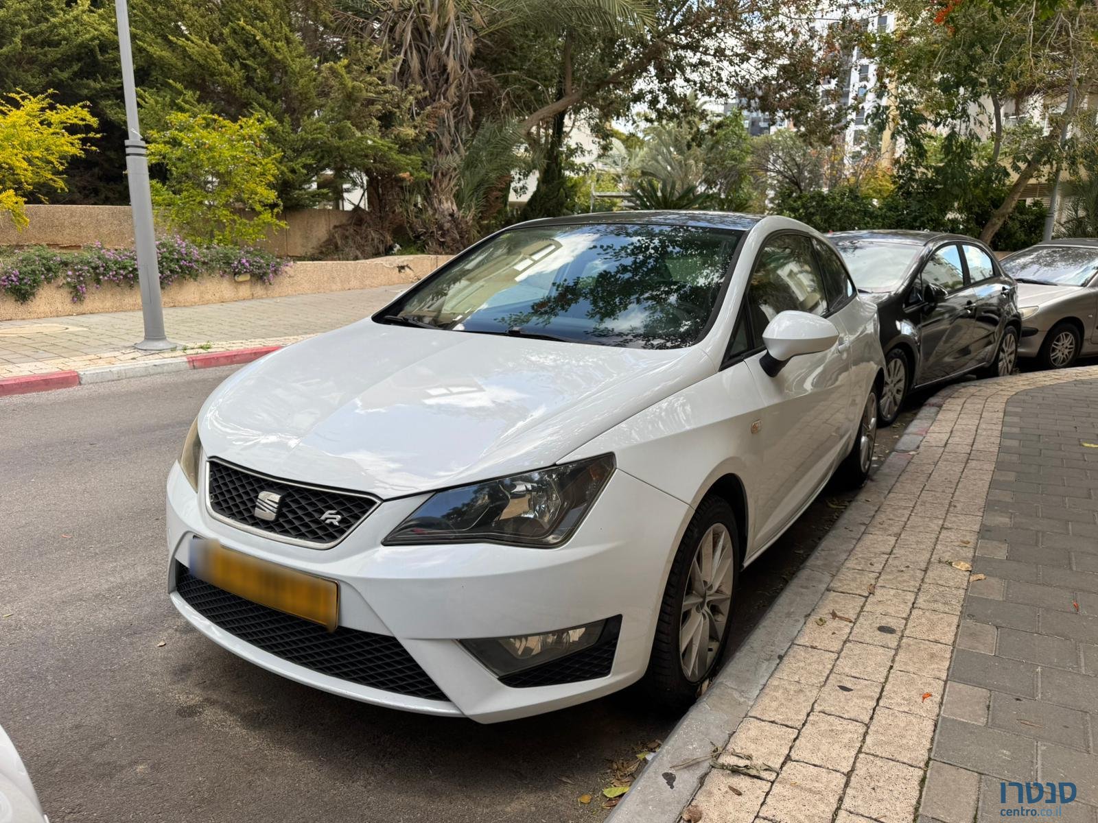 2013' SEAT Ibiza FR photo #3