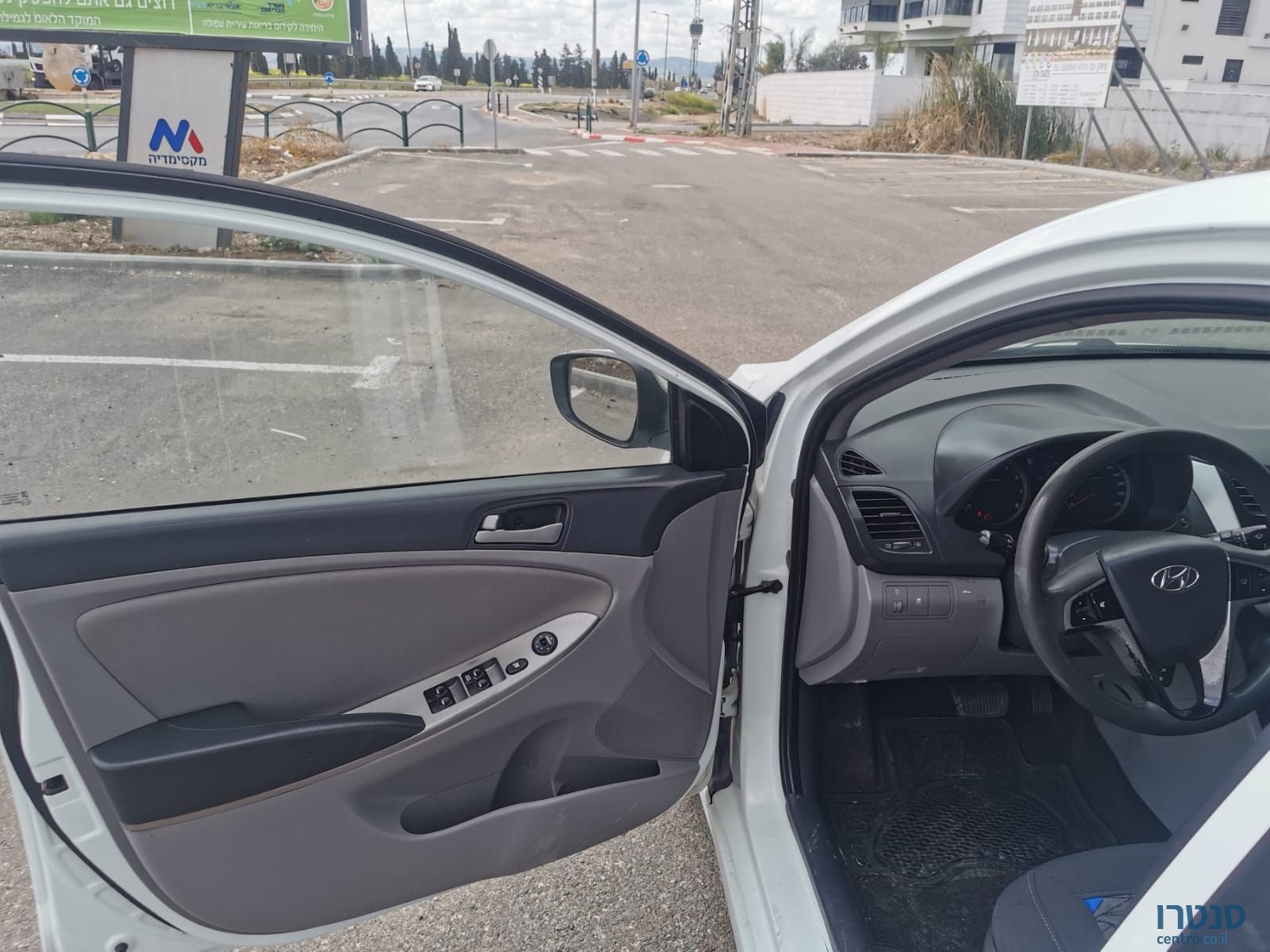 2015' Hyundai i25 יונדאי photo #5