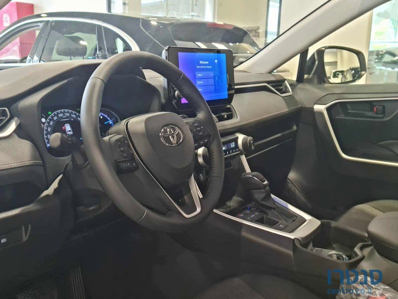 2025' Toyota RAV4 photo #5