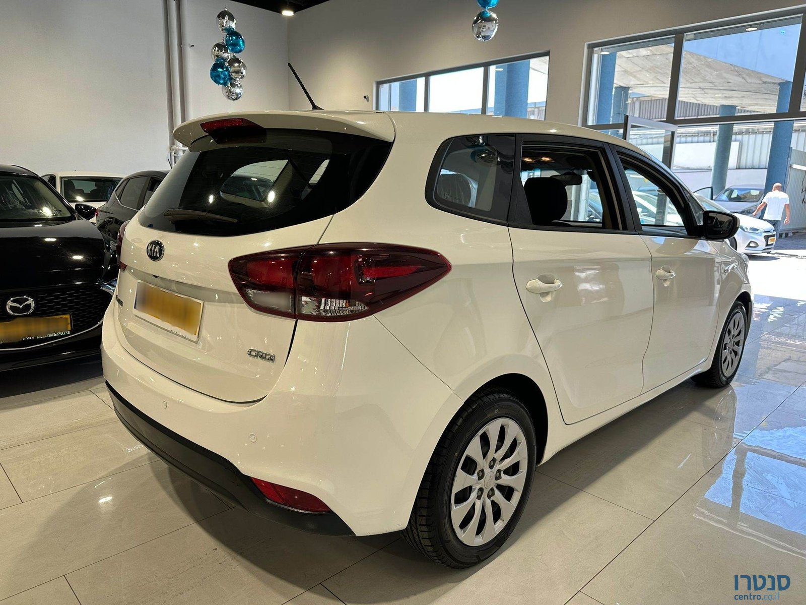 2019' Kia Carens photo #3