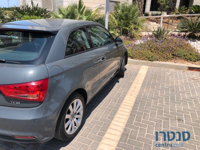 2016' Audi A1 photo #2