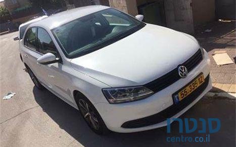 2013' Volkswagen Jetta טרנדליין photo #4