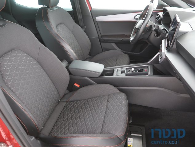 2021' SEAT Leon photo #7