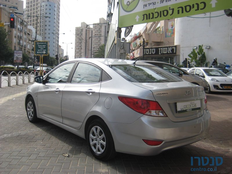 2012' Hyundai i25 photo #4