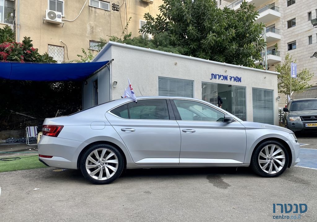 2018' Skoda Superb סקודה סופרב photo #2