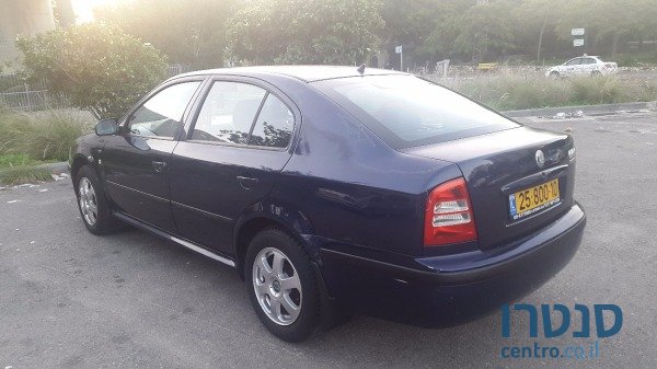 2002' Skoda Octavia photo #2