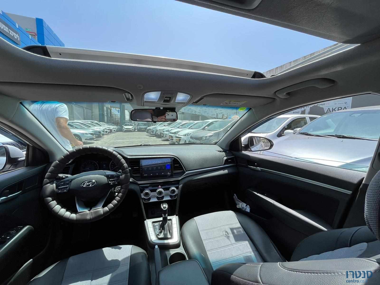 2019' Hyundai Elantra photo #5