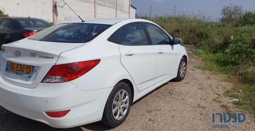 2012' Hyundai i25 יונדאי photo #1