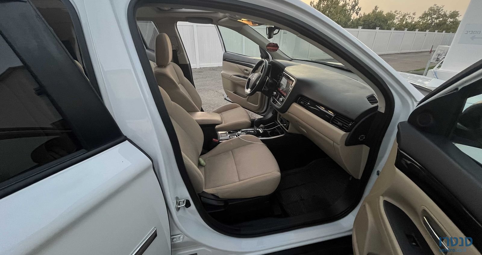 2020' Mitsubishi Outlander מיצובישי אאוטלנדר photo #4