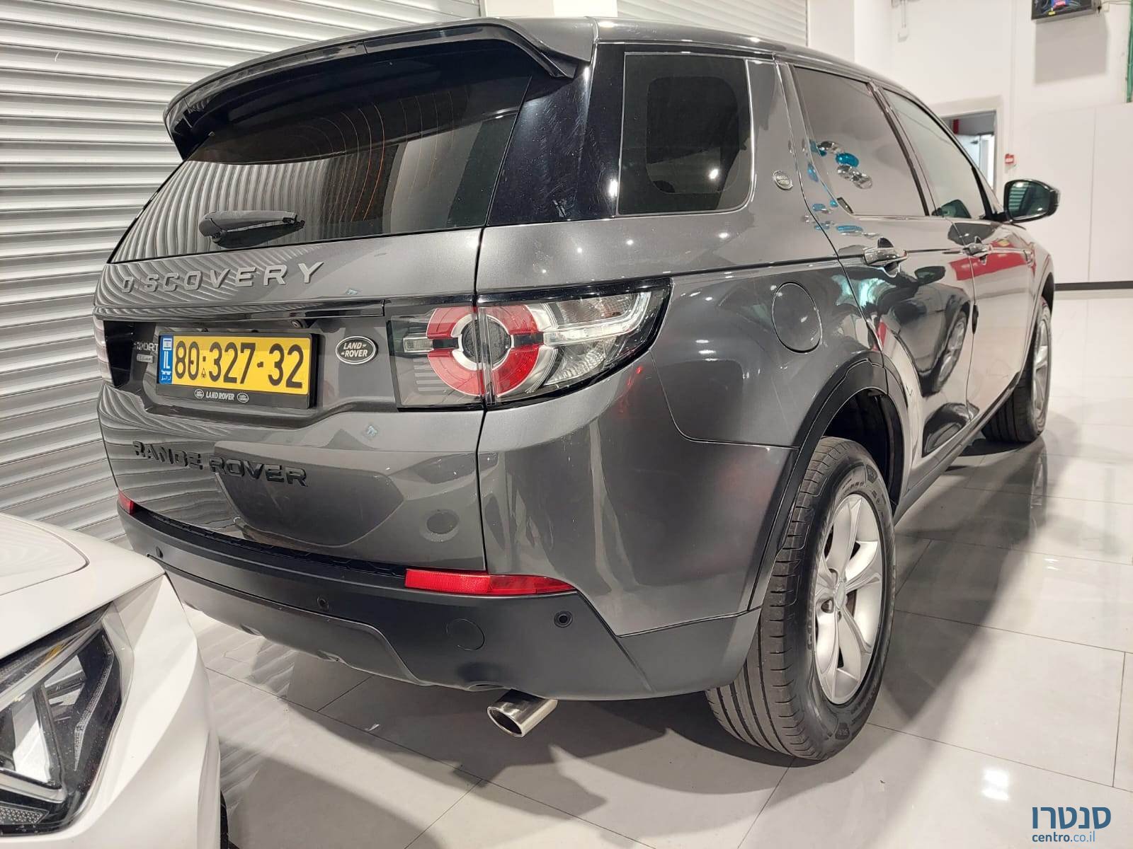 2016' Land Rover Discovery photo #4