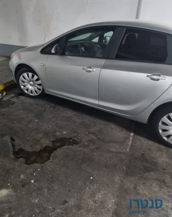 2012' Opel Astra אופל אסטרה photo #2