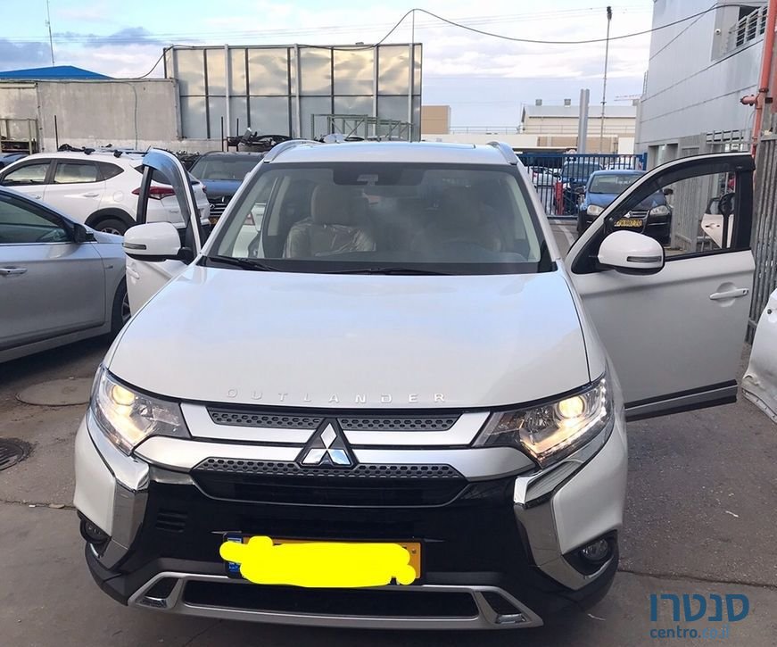 2020' Mitsubishi Outlander מיצובישי אאוטלנדר photo #3