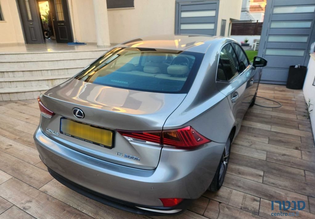 2019' Lexus Is300H לקסוס photo #3