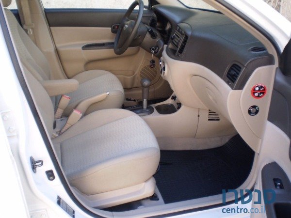 2008' Hyundai Accent photo #2