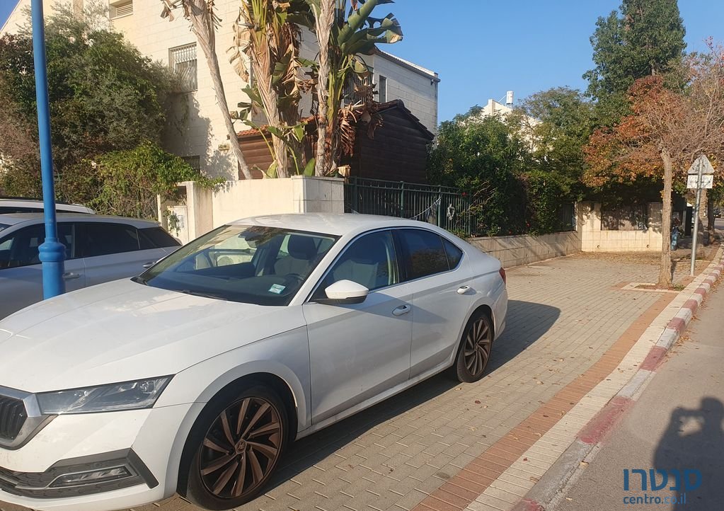 2021' Skoda Octavia סקודה אוקטביה photo #3